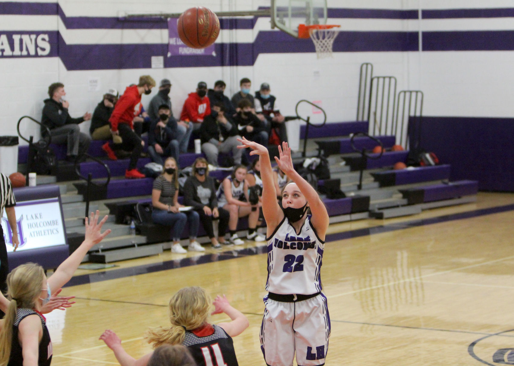 Winter at Lake Holcombe girls basketball 1-5-21